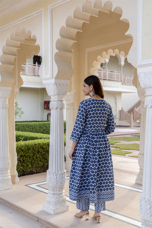 Women Rayon Kurta Pant Dupatta Set