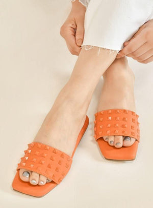 Voguish Comfortable Sole Flat Sandal For Women's